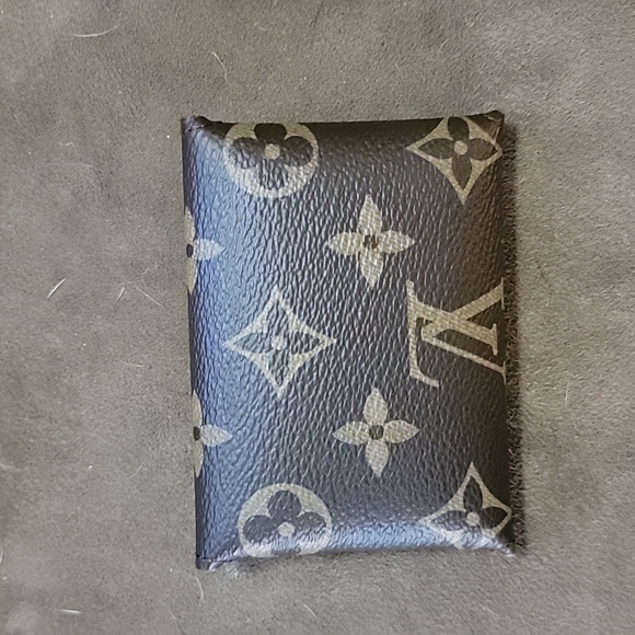 Authentic Louis Vuitton Monogram Kirigami - small - Picture 2 of 7